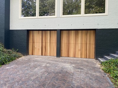 Houten garagedeur