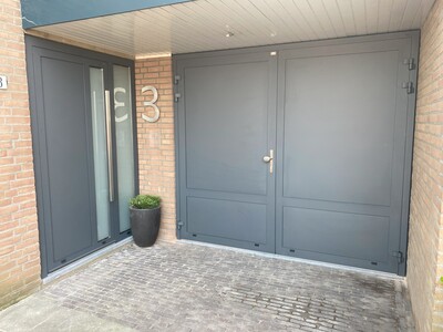 AW30-1 met bijpassende garagedeur