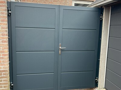 Dubbele buitendraaiende tuinpoort